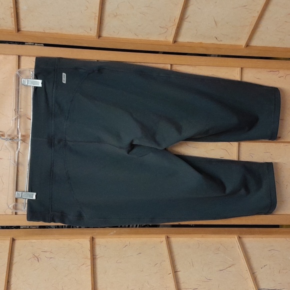 Danskin gray fitted athletic shorts size 12/14 L - Picture 5 of 12